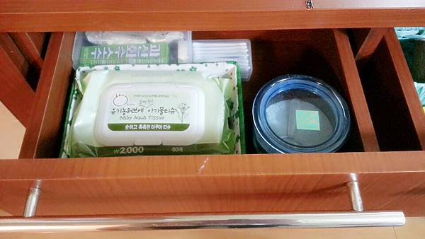 秤重機&洗衣粉&濕紙巾&急救箱