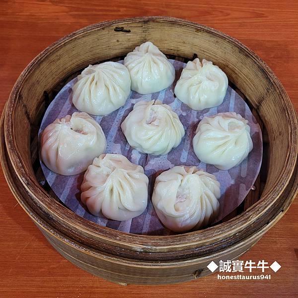 新北新莊：四維市場必吃！絲瓜湯包界前三名！【豫園現包小籠湯包