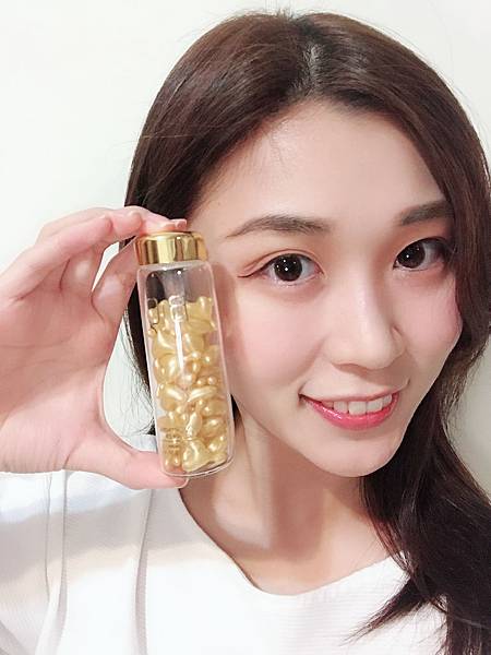 BC百匡,靚顏抗皺淡紋賦活油(百匡賦活膠囊),百匡賦活膠囊,
白龍膽花精萃可亮白撫平細紋與修護受傷肌膚,並高度保濕鎖水,延緩肌膚老化,一顆多種用途,強效版晚安面膜
,百匡賦活膠囊,百匡膠囊
