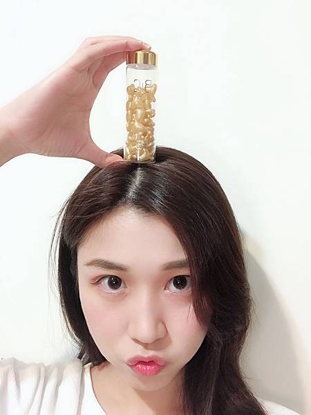 BC百匡,靚顏抗皺淡紋賦活油(百匡賦活膠囊),百匡賦活膠囊,
白龍膽花精萃可亮白撫平細紋與修護受傷肌膚,並高度保濕鎖水,延緩肌膚老化,一顆多種用途,強效版晚安面膜
,百匡賦活膠囊,百匡膠囊
