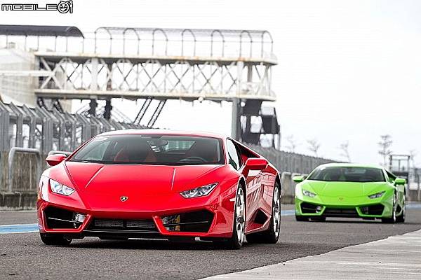 Lamborghini Huracan LP580-2 -04.jpg