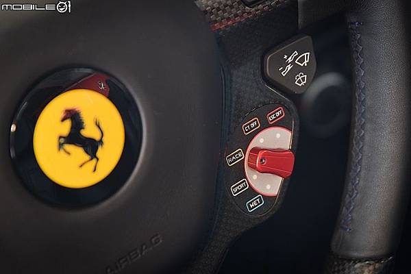 Ferrari Corsa Pilota 2016-15.jpg