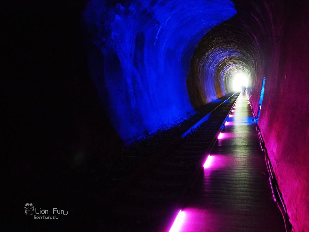 Rail Bike舊山線鐵道自行車,龍騰斷橋,勝興車站,西湖渡假村,鯉魚潭水庫,內社川鐵橋,峯州小木屋,苗栗,三義鄉,舊山線鐵道自行車,苗栗景點,苗栗一日遊,車站,小火車,博物館