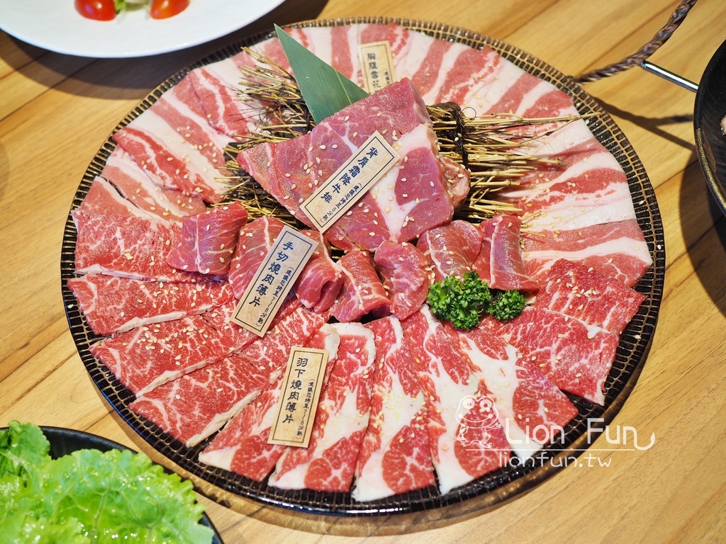 高雄文山特區燒肉｜燒肉無双高雄澄清館。套餐式燒肉｜慶生好地方