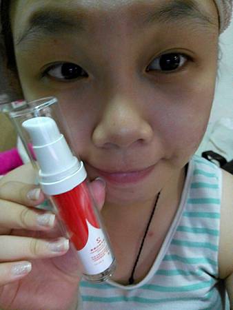 女人知己試用-白漾美學水舞光煥白精華_3911.jpg 試用