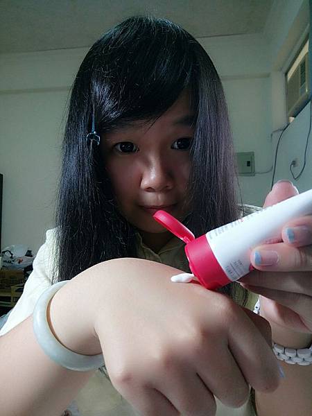 德國植萃有機紅石榴煥顏緊緻日霜_3166.jpg 試用