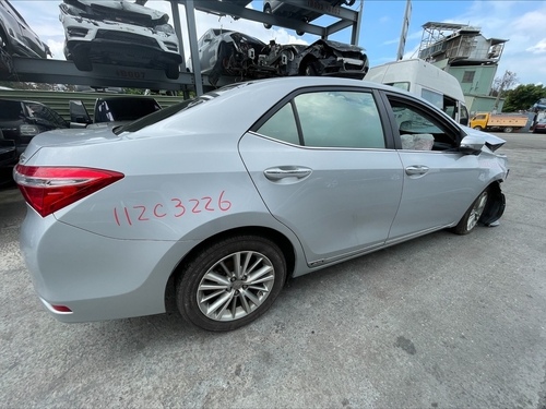 2014 豐田 TOYOTA ALTIS 銀色 1.8 4D