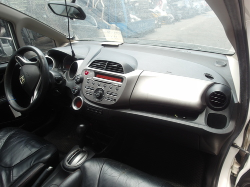 2011 Honda 本田 FIT 白色 1.5 5D