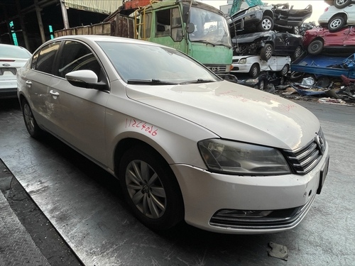 2011 Volkswagen 福斯 PASSAT 白色 1