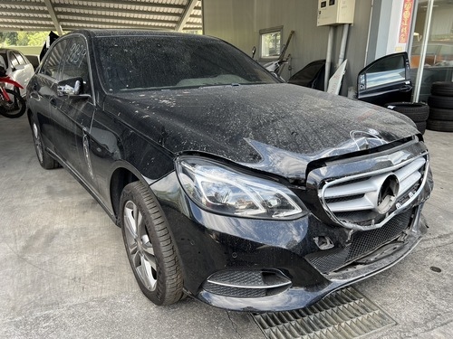 2015 Benz 賓士 W212 黑色 2.0 4D