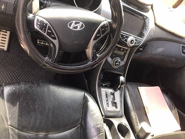 2013 HYUNDAI 現代 卓越 白色 1.8 4D