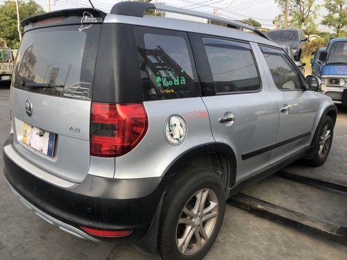 2010 Skoda 斯柯達 YETI 銀色 1.2 5D