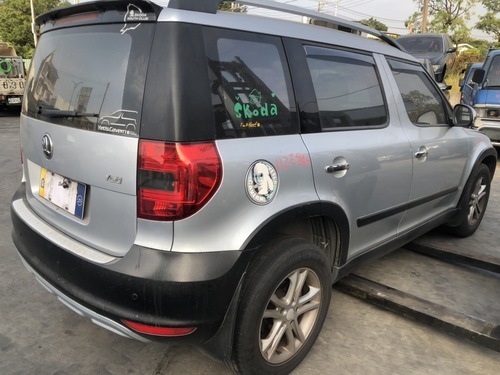 2010 Skoda 斯柯達 YETI 銀色 1.2 5D