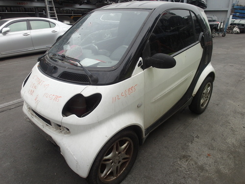 2005 BENZ 賓士 SMART 白黑色 0.7 3D