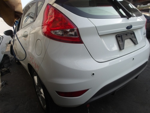 2013 FORD 福特 FIESTA 白色 1.6 5D