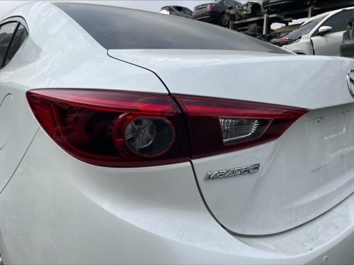 2015 Mazda 馬自達 馬3 白色 2.0 4D