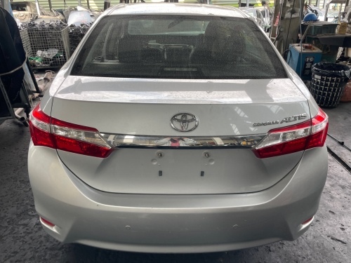 2014 TOYOTA 豐田 ALTIS 銀色 1.8 4D