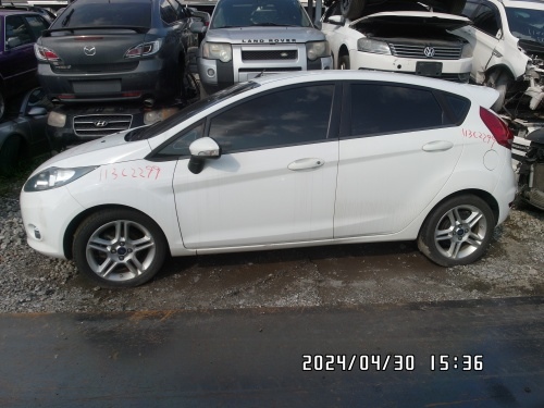 2013 FORD 福特 FIESTA 白色 1.6