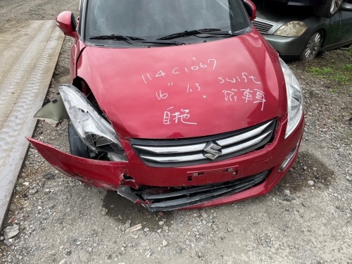 2016年 Suzuki 鈴木 SWIFT 紅色 1.3 5