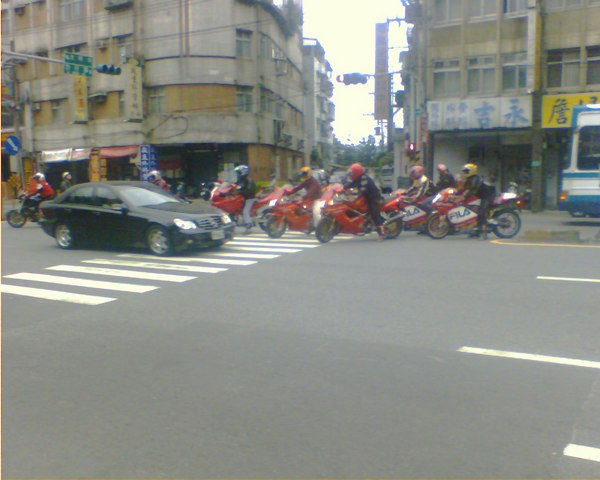 重機車迎親隊伍