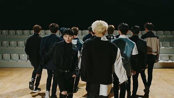 SVT x CARAT_190301_0270.jpg