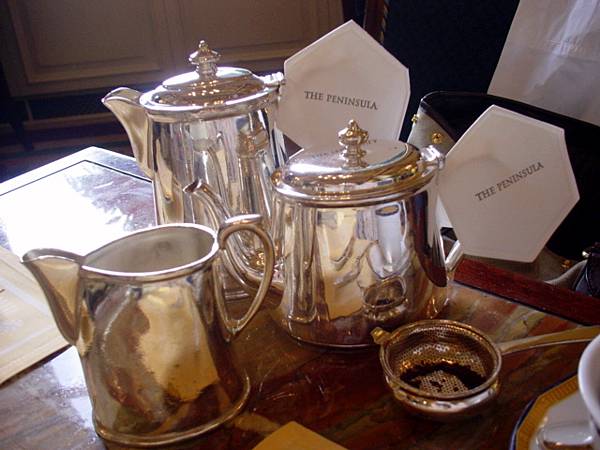 半島酒店下午茶的茶具集合