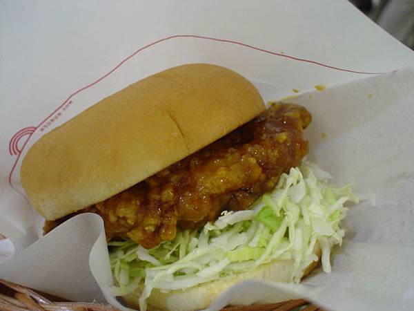 MOS的Saku Saku黑醋雞肉漢堡