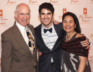 darrenmomdad.jpg darrenmomdad.jpg