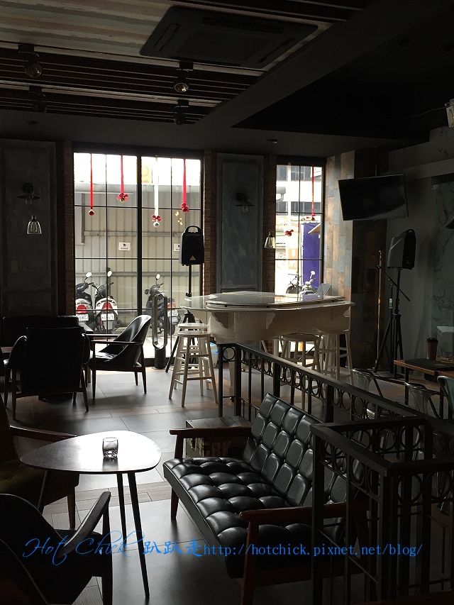 cafe08.jpg cafe08.jpg