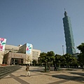 940404_049_市府101_王能佑攝影_市府旁.JPG