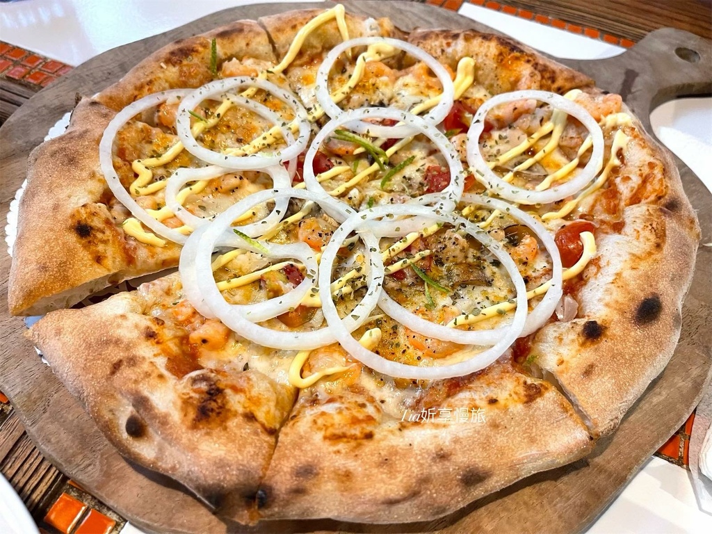 【新竹香山美食】柴寮披薩 Luau pizza｜異國鄉村風窯