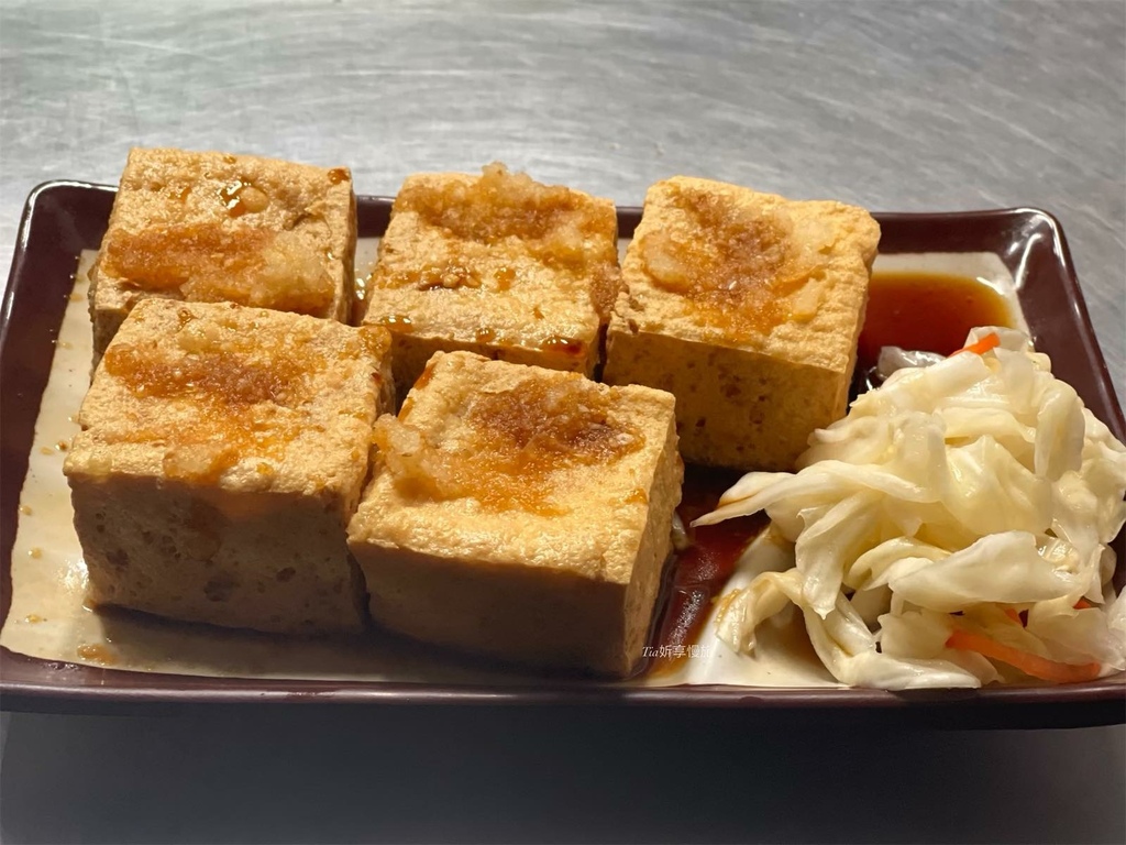 【南港美食】邱家大腸麵線｜值得特地一吃的大腸麵線、酥脆臭豆腐
