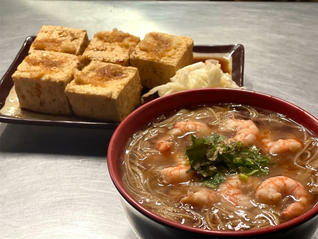 【南港美食】邱家大腸麵線｜值得特地一吃的大腸麵線、酥脆臭豆腐