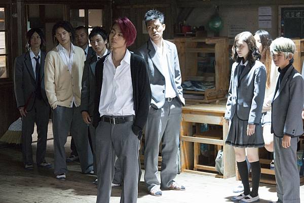 002【暗殺教室畢業篇】劇照_菅田將暉(前)回鍋演出本片,將有許多精采動作戲.jpg 002【暗殺教室畢業篇】劇照_菅田將暉(前)回鍋演出本片,將有許多精采動作戲.jpg