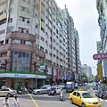 大業精誠全家角店.jpg