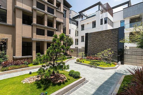 3-日中庭.jpg 3-日中庭.jpg