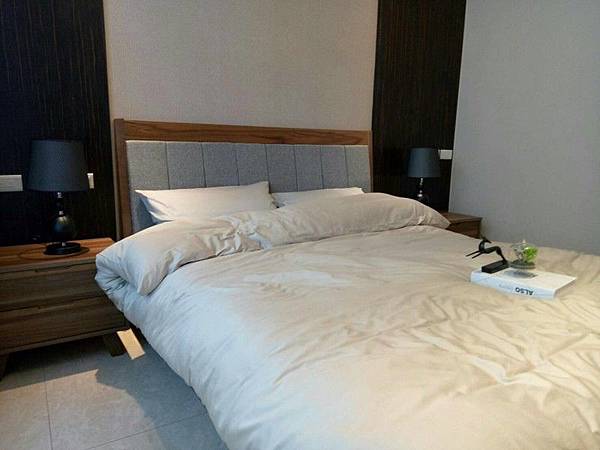 臥室.jpeg 臥室.jpeg