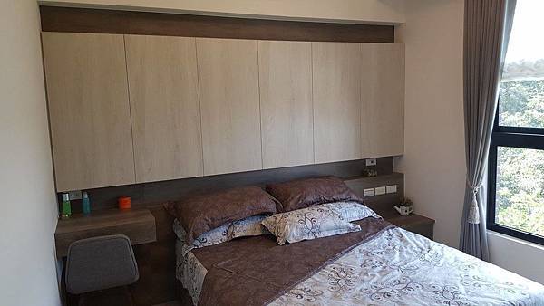 臥室.jpg 臥室.jpg