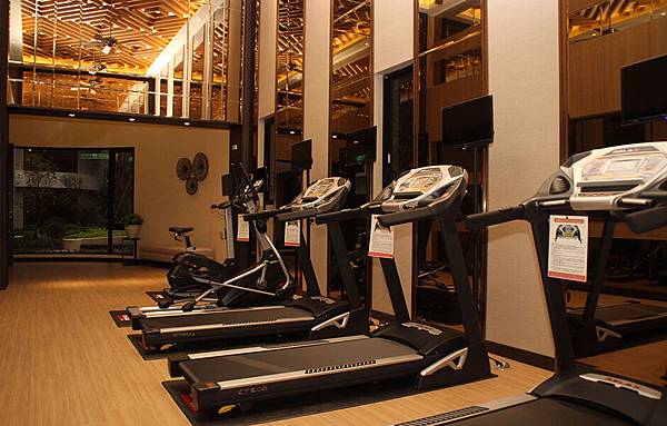 健身房.jpg 健身房.jpg