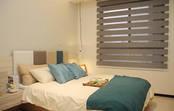 臥室.jpg 臥室.jpg