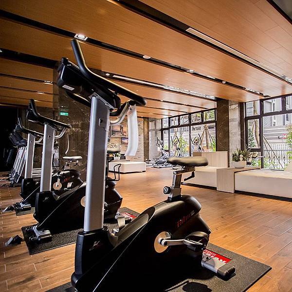 健身房.jpg 健身房.jpg