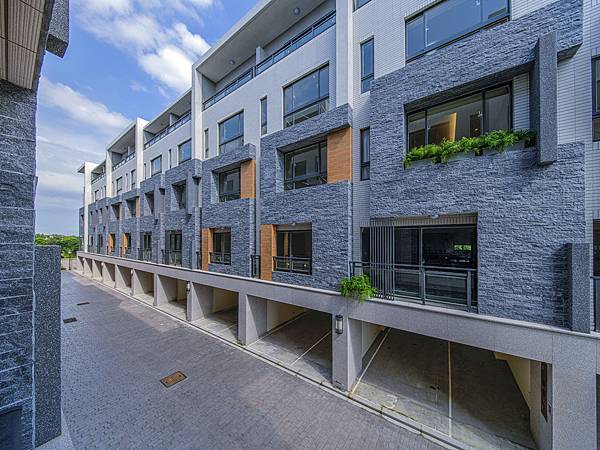 _FJS0409.jpg _FJS0409.jpg