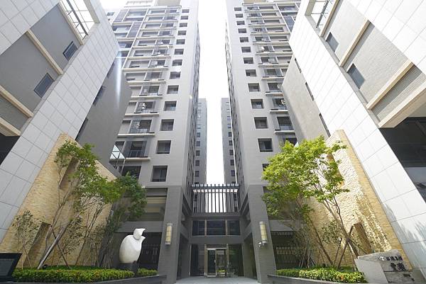 薛哥 次頂14樓 無限棟距雙車位950萬_1.jpg 薛哥 次頂14樓 無限棟距雙車位950萬_1.jpg