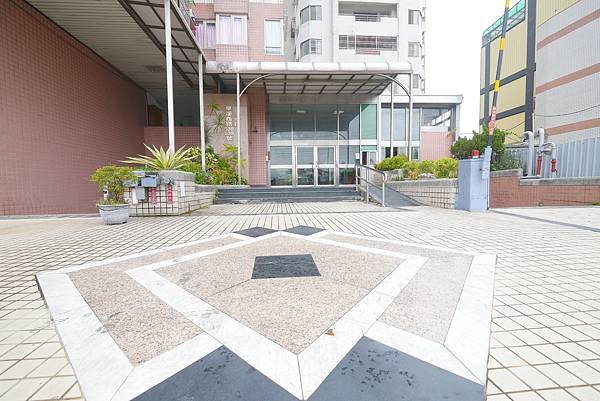瑩久龍門 598萬 機下大車車_3.jpg 瑩久龍門 598萬 機下大車車_3.jpg