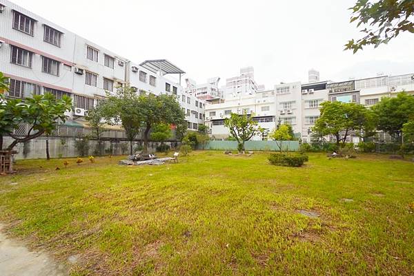 超狂豪華別墅1980萬(底1780四趴)_1.jpg 超狂豪華別墅1980萬(底1780四趴)_1.jpg