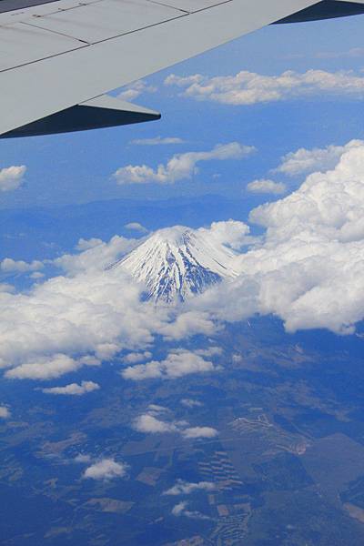 聳立於大地上的富士山