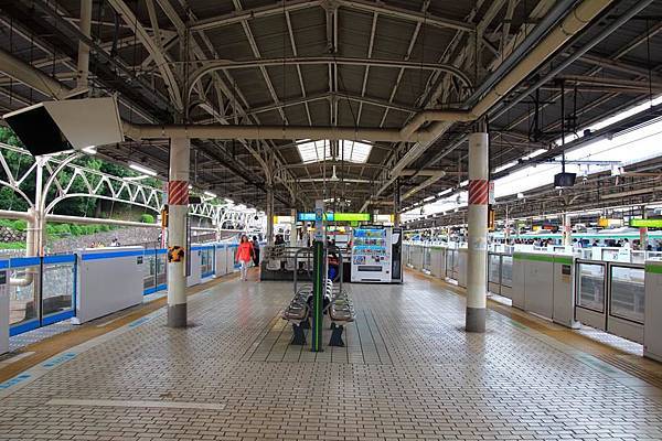 山手線和京濱東北線的月台是有閘門的