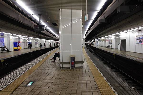 車站是3面2線的配置