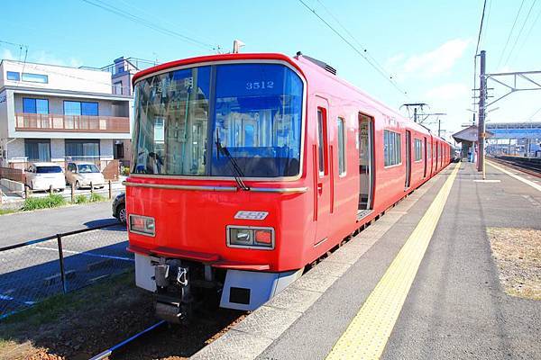 名鐵列車又無聲無息地出現了