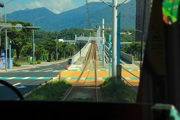 從高架回到地面上